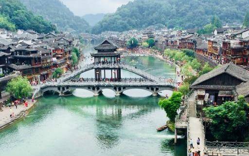 中国游客最大的“困惑”：为什么全中国的古镇都变得越来越像了？