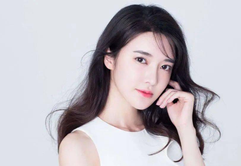 一心上进的女演员,总是能够得到大家喜欢,你觉得张璇怎么样?