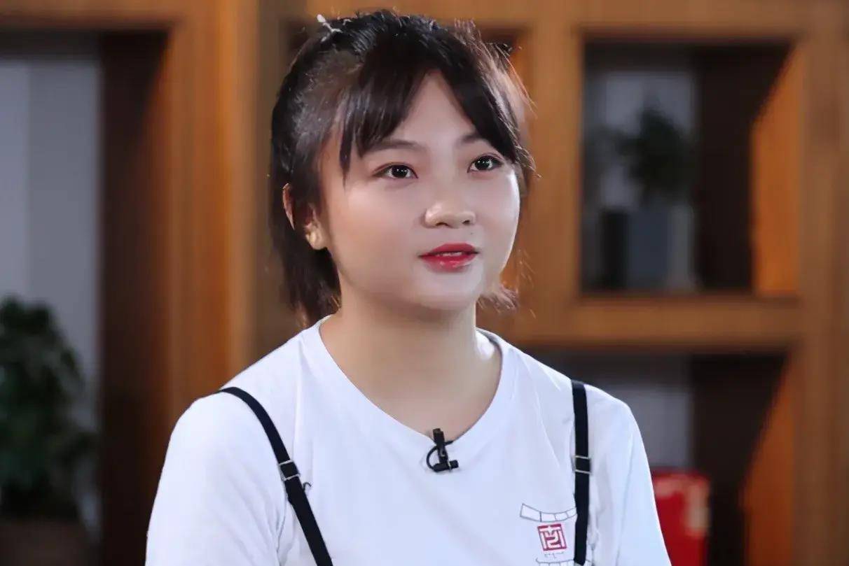 假唱事件14年后,如今林妙可和杨沛宜的差距有多大?_张艺谋_表演_歌声