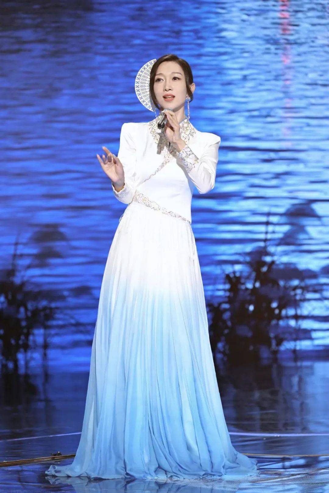 个人简历张帆宇(女 1992年10月出生于云南大理),白族,中国民族唱法女