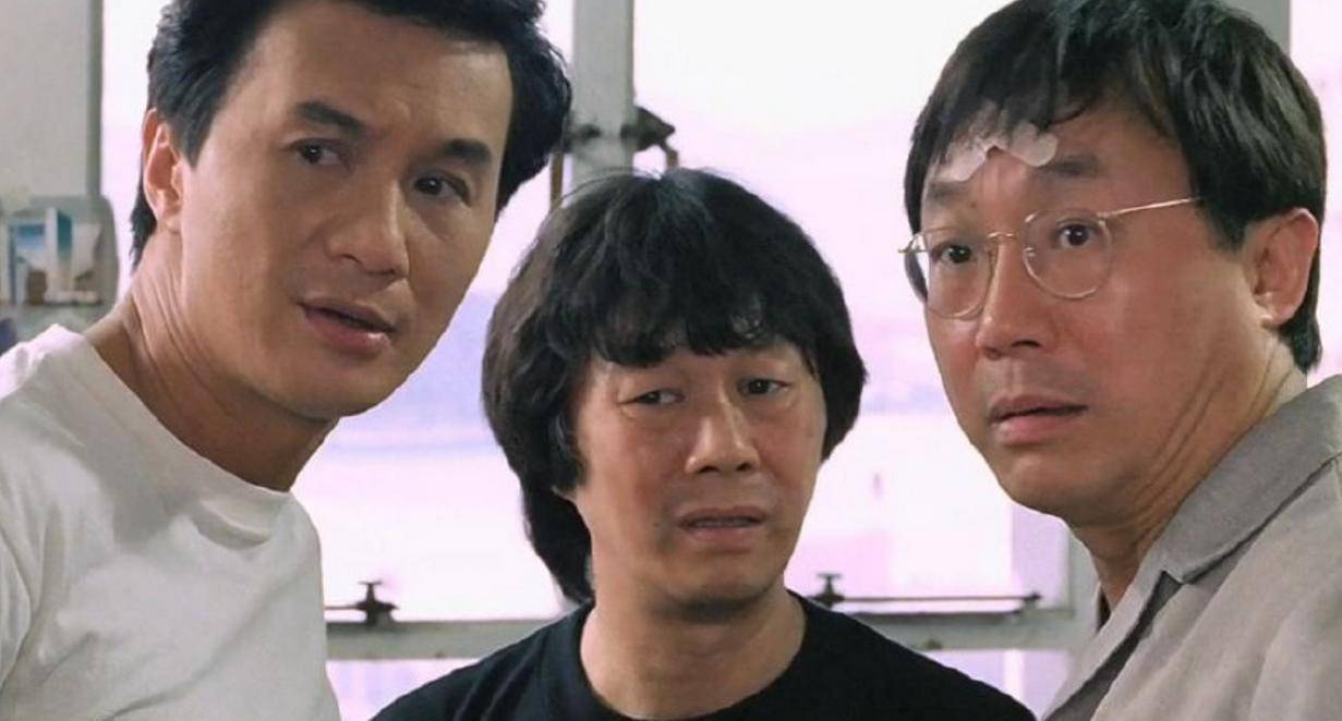 他是林正英的徒弟,电影中的搞笑文才,一生饰演丑角,从未娶妻_许冠英