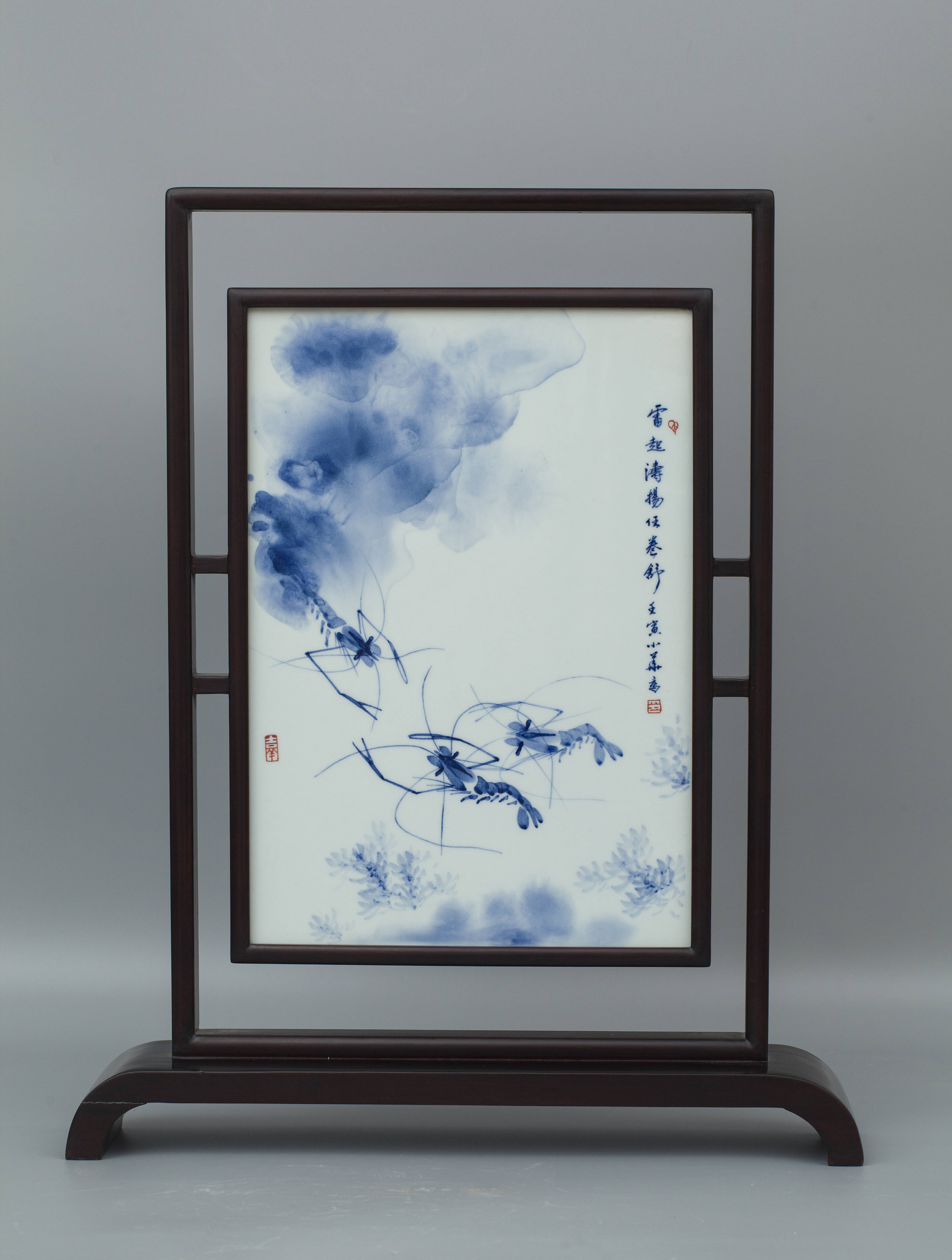 以水墨味入画,泼墨手法造境,构图非常讲究,每幅瓷板既可以单独成画,合