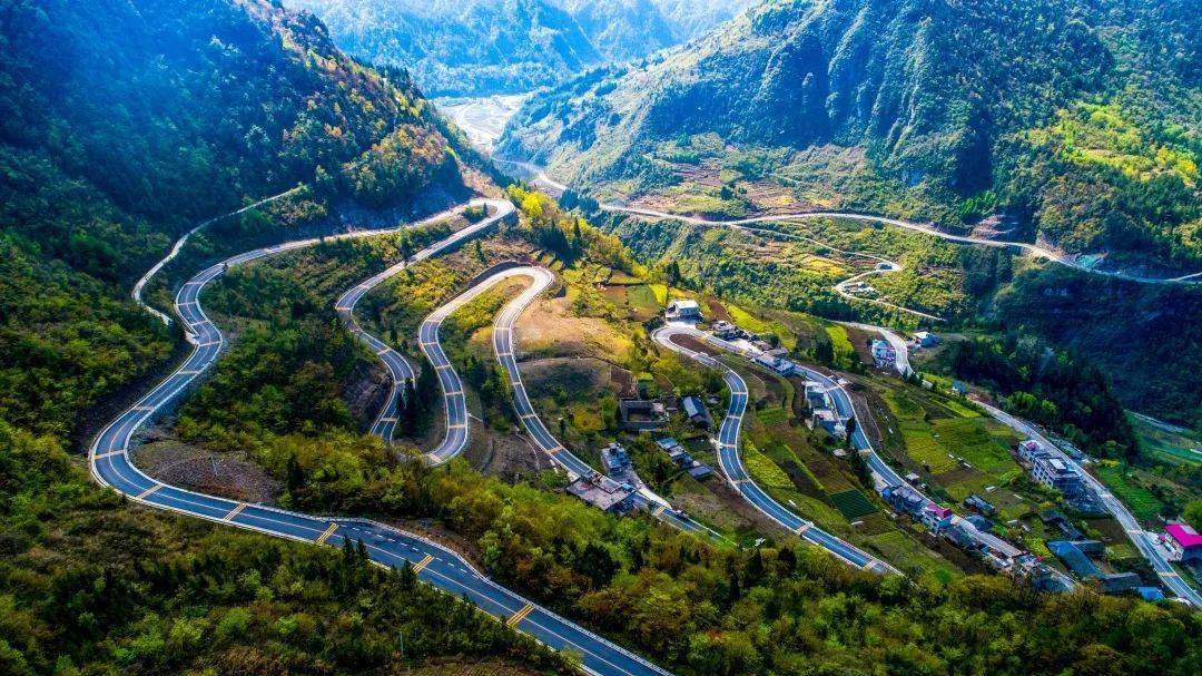 利川哪条公路最美?由你来评判_山路_大道_国道