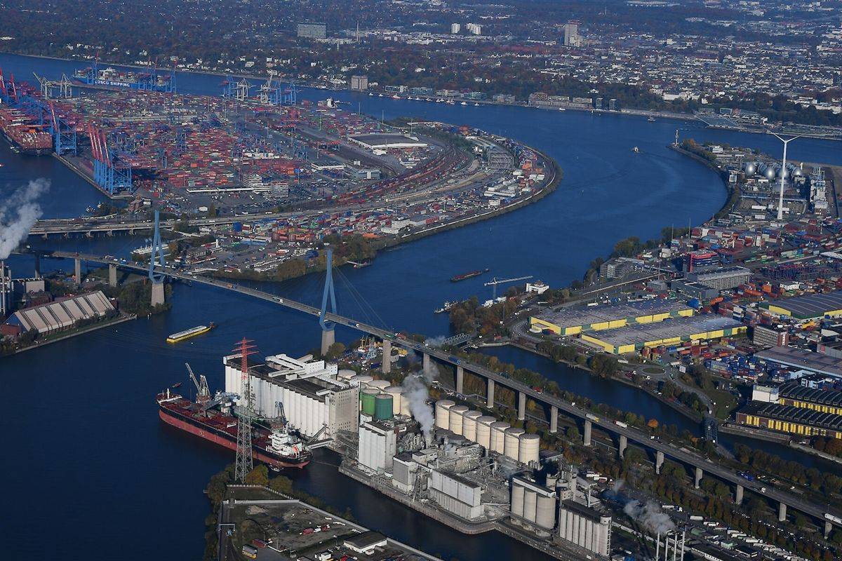 汉堡港是德国最大的港口,中德在汉堡港的进一步合作,既能让德国获得