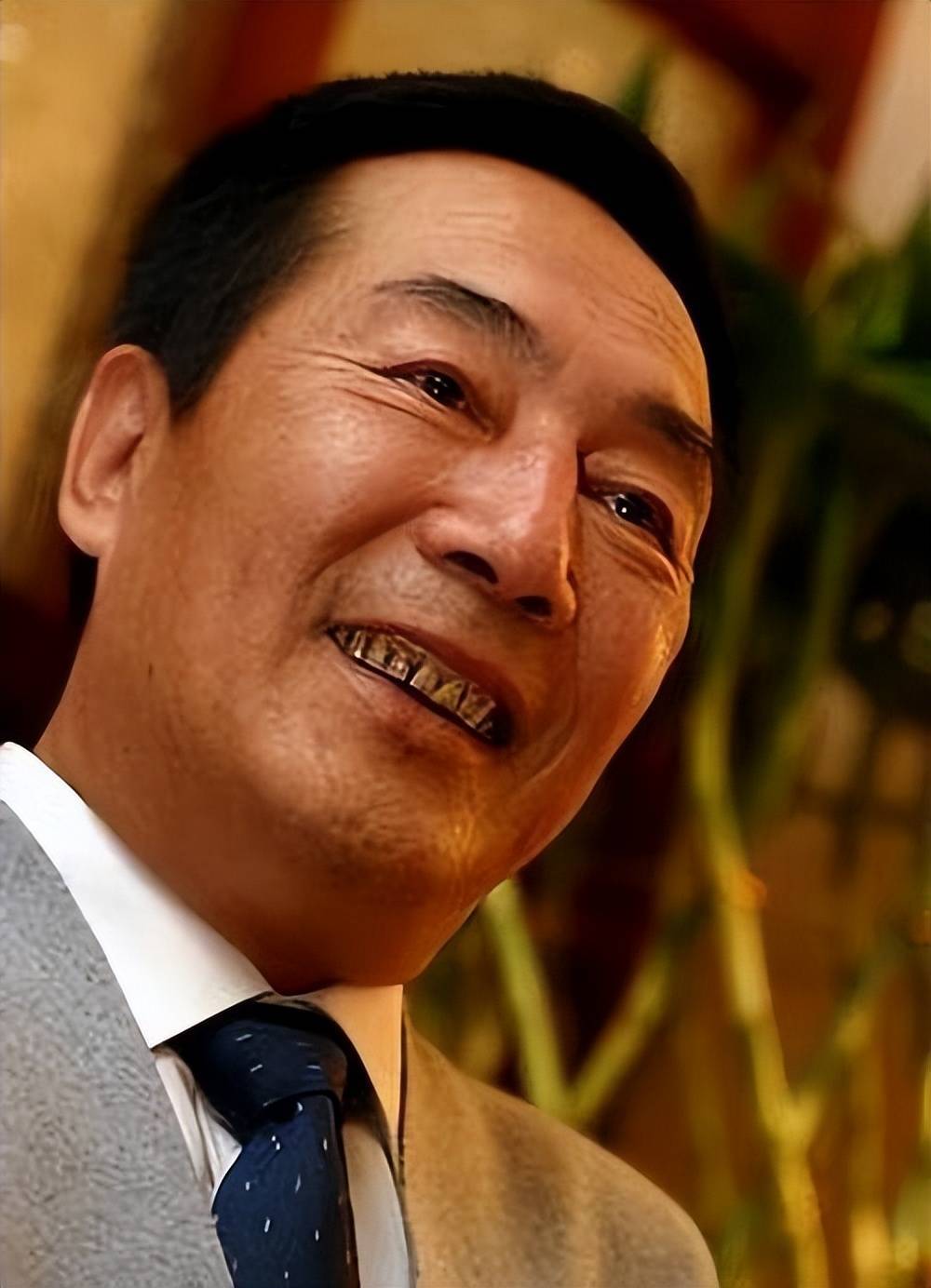 艺术家杜雨露:因肺癌去世,葬礼仅6人参加,妻子的坚持让人感动_朱咏钰