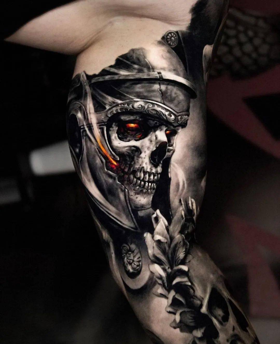 作品 >从事纹身行业10年时间,长期担任波兰,德国,瑞典,瑞士等世界顶级