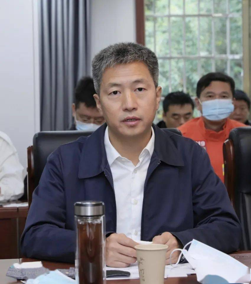 10月21日,娄底市委副书记,市长曾超群赴涟源市龙山国家森林公园都导