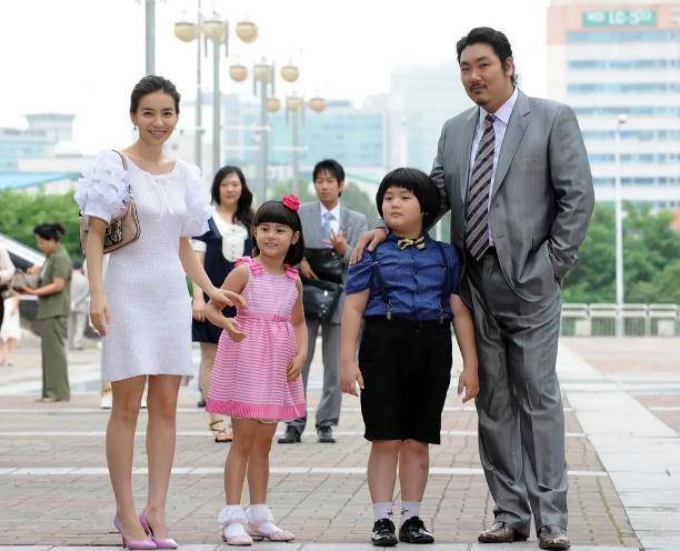 主演:孙贤周/朴善英/李必模/柳善/韩相镇类型:喜剧/家庭首播:2009-04