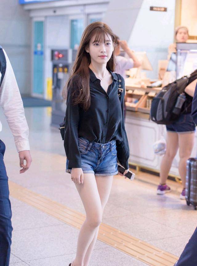 跟着iu学日常休闲风穿搭,简单易上手,不止减龄还倍显青春_套装_牛仔