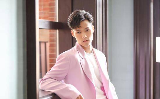 董又霖2018年参加爱奇艺偶像男团竞演养成类真人秀节目《偶像练习生》