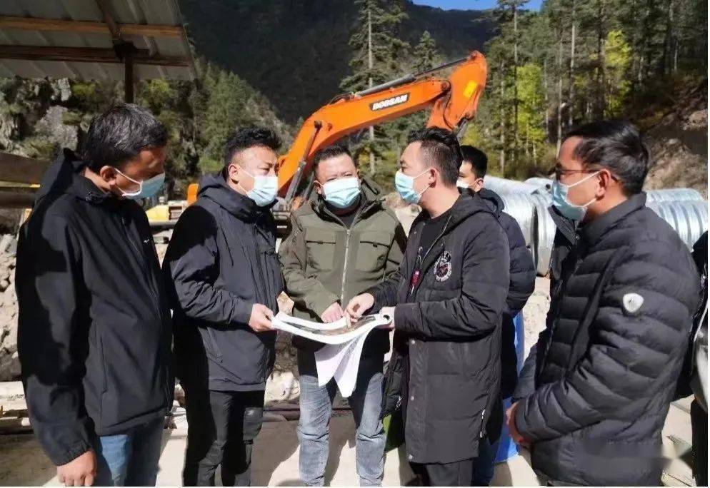 县政府副县长达泽仁一同督导,县政府办,交通局相关同志陪同督导.