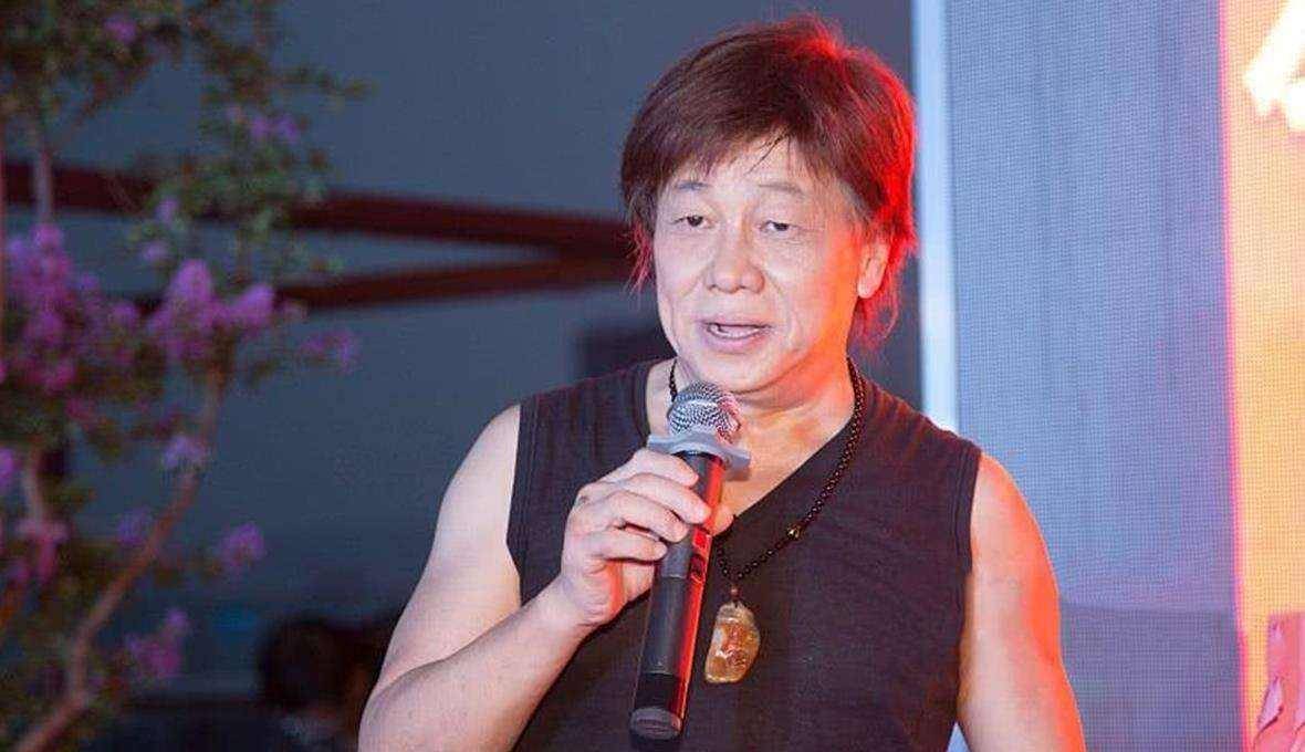 "火云邪神"梁小龙,徒手能单挑十人,前妻被泼硫酸却无能为力_香港_电影