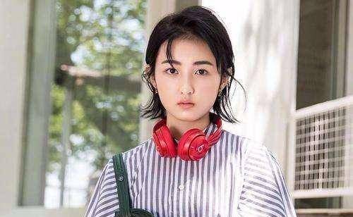 相信刘家祎,周奇两个人平时也是非常努力的,虽然他们的通告没有张子枫