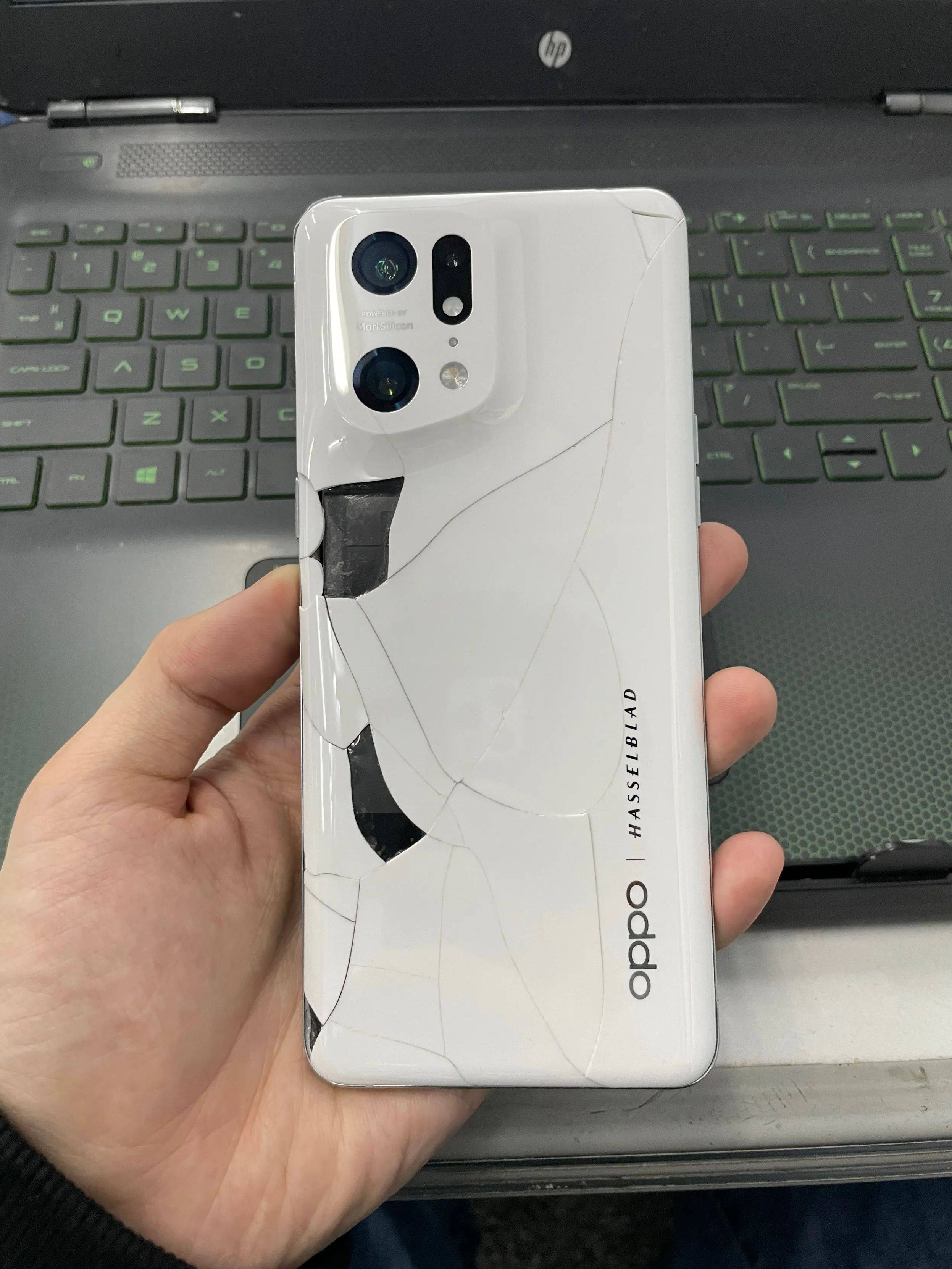 1800收的伊拉克战损橙色的手机,有必要吗_网友_数码_不知道