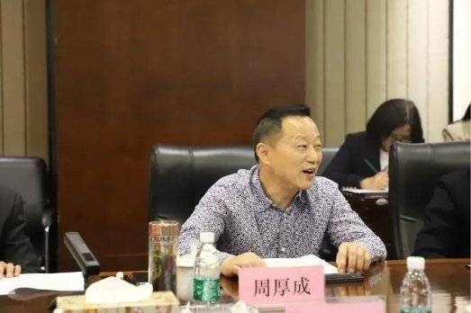 四川省药监局党组书记,局长张大中一行莅临新绿色药业调研指导工作