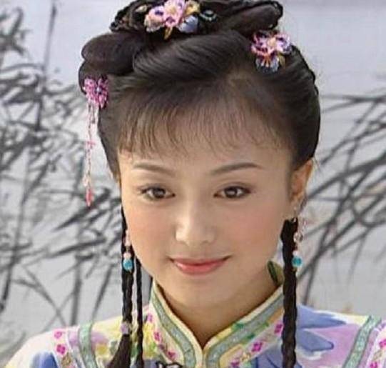 第一部作品就是和唐国强老师一起合作的《大唐爱情》她在其中饰演武