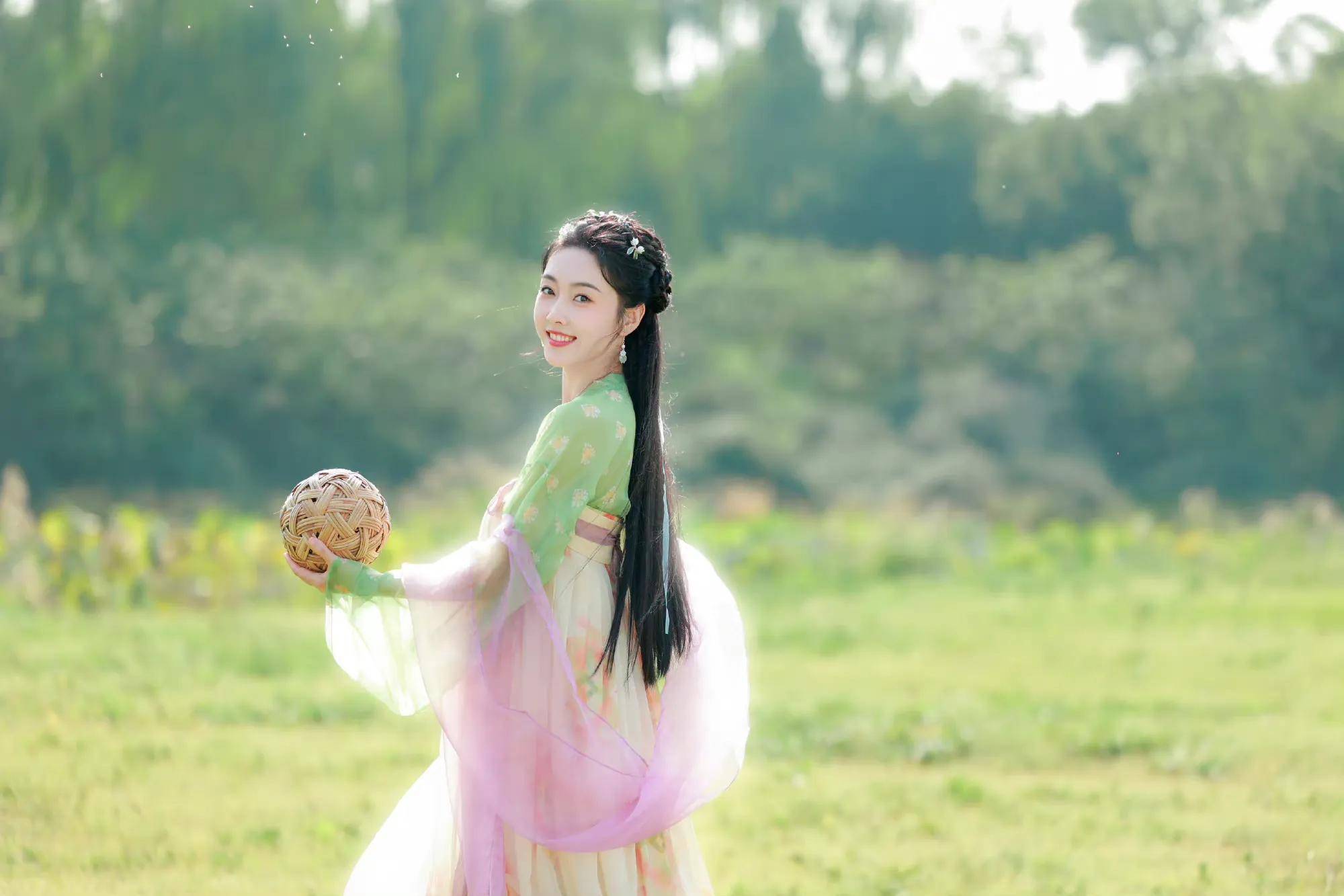 感觉宣璐好适合古装呀,古装绝美呀.