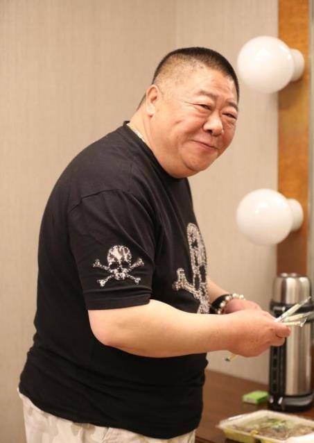 刘金山:为照顾病重父母丁克多年,53岁喜得子苦尽甘来_沈红喜_父亲_没