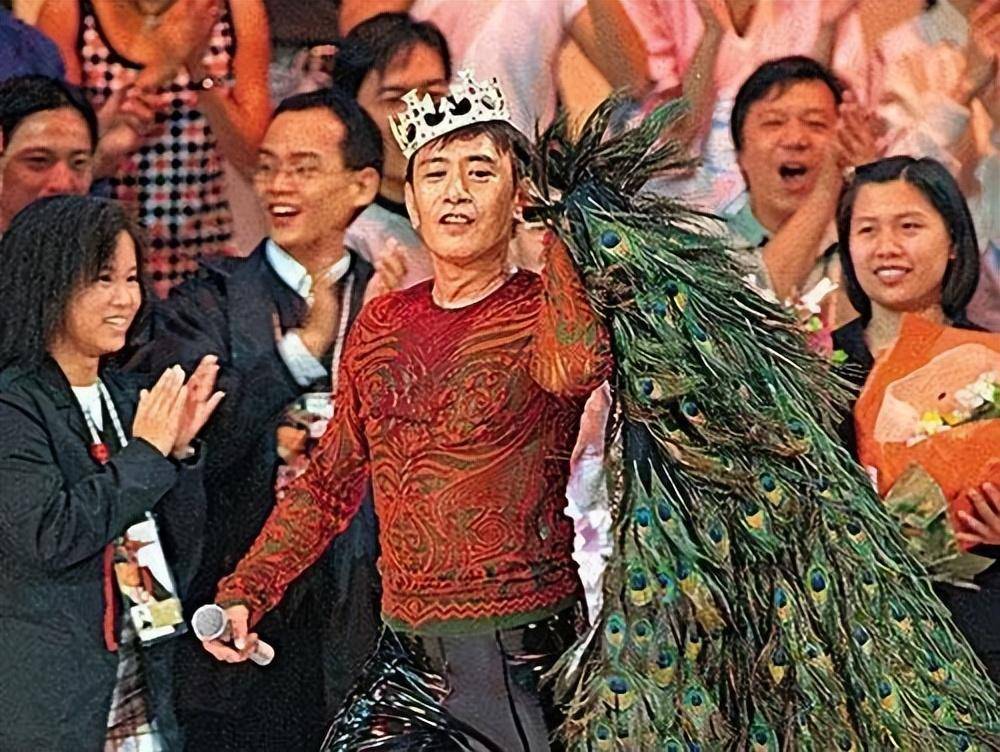 罗文,在香港乐坛的地位如何?_许冠杰_谭咏麟_顾嘉辉