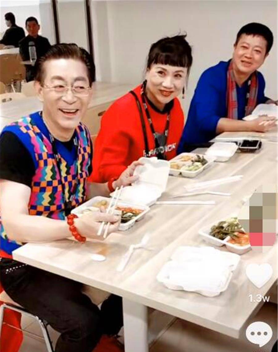 善于思考,善于学习,比如说刘德华,吴京,还有今天我们提到的六小龄童