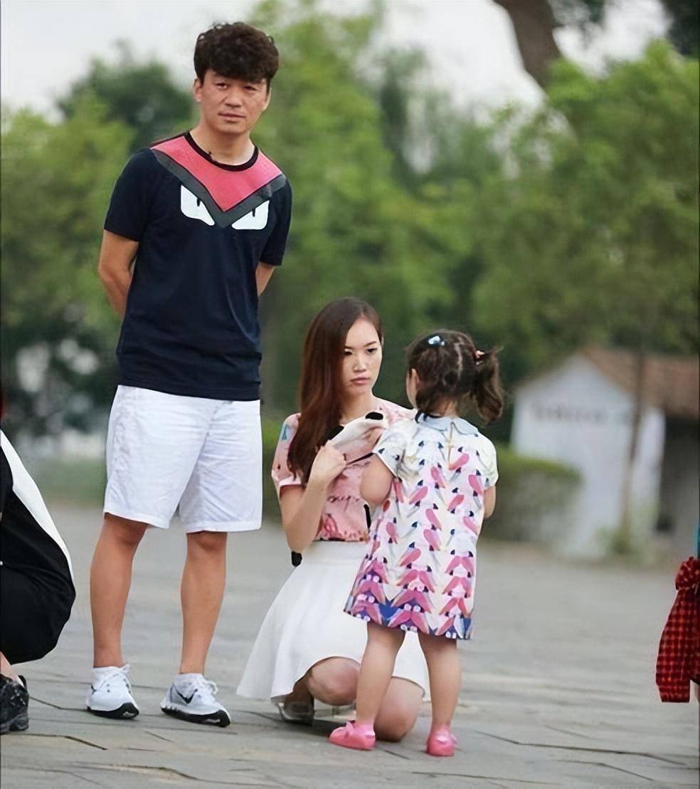 内娱明星对感情的真实态度,爱与不爱一目了然,肢体