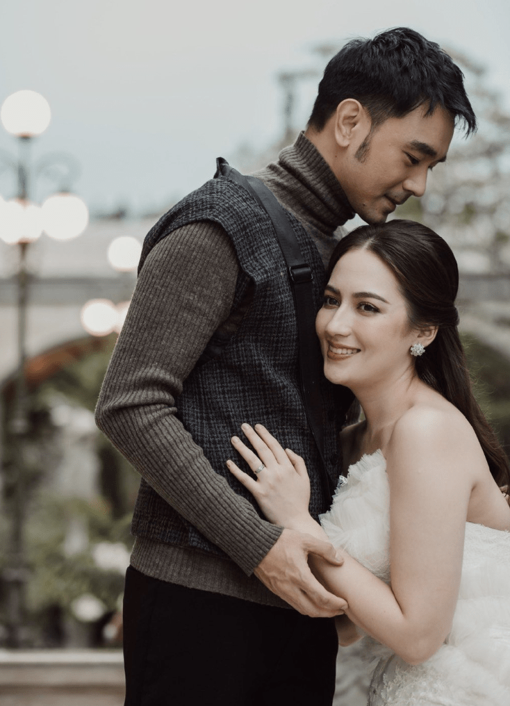 欧阳娜娜干爹tae晒婚礼现场照,有泰国林志颖称号,妻子颜值超高_唐宸禹