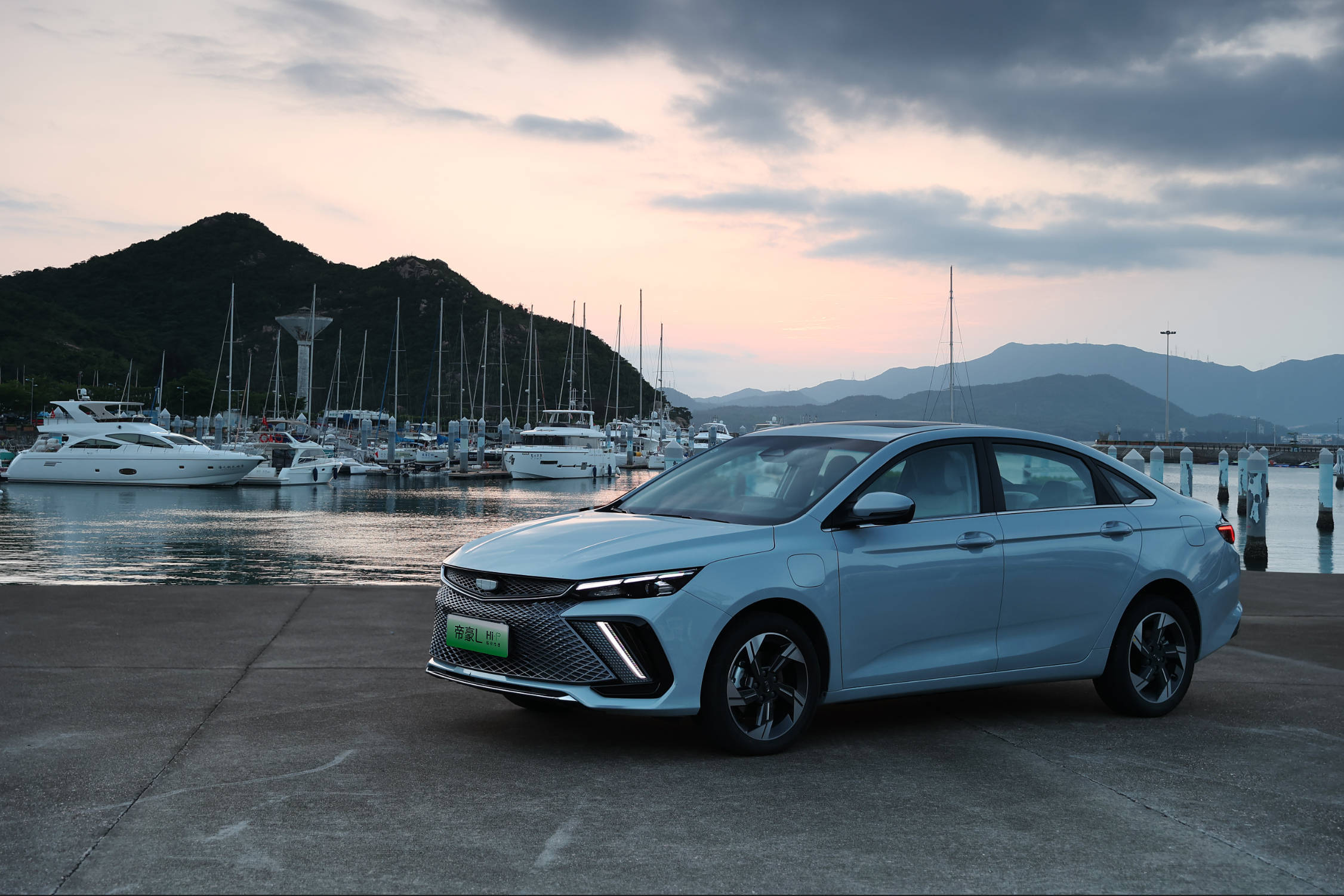 三项全能,吉利雷神混动成为汽车行业转型新动力_搜狐汽车_搜狐网