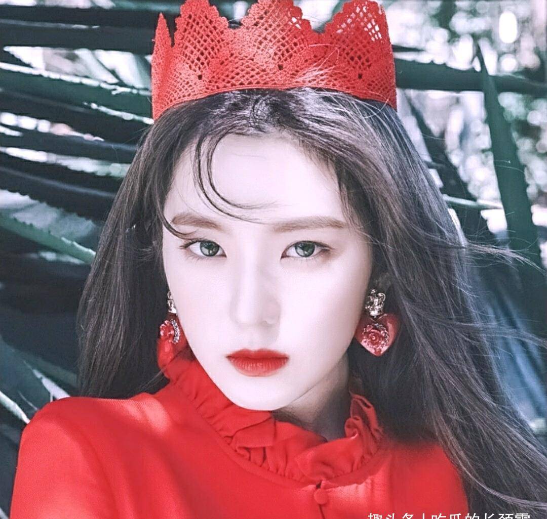 文中点名道姓地说出是哪位女艺人,但是最后的psycho,monster都在暗指