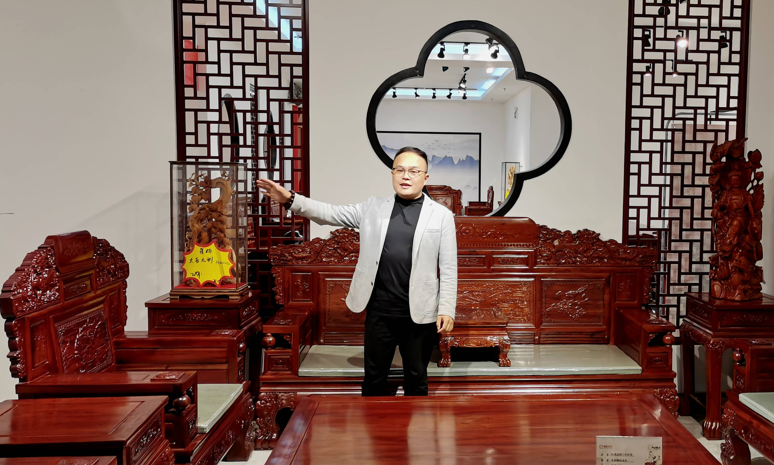 "臻匠红木于2019年斥巨资在山东梁山落地建成臻匠红木华北产业园透明