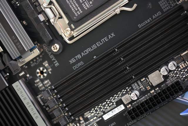 就是这么顶，超豪华供电，技嘉小雕X670 AORUS ELITE AX主板评测体验