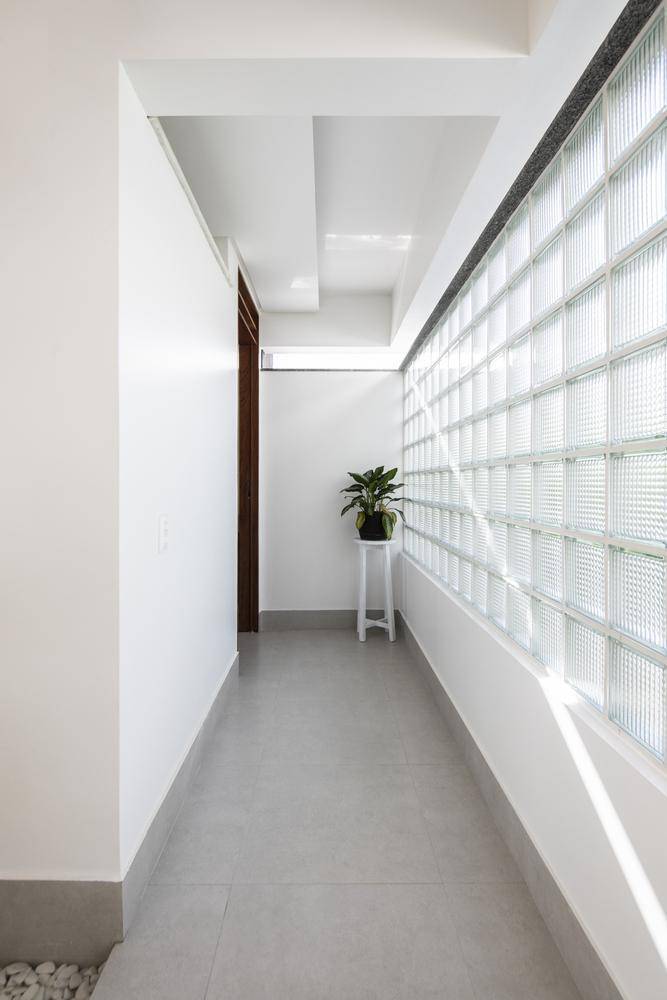 玻璃窗_砖墙_窗户