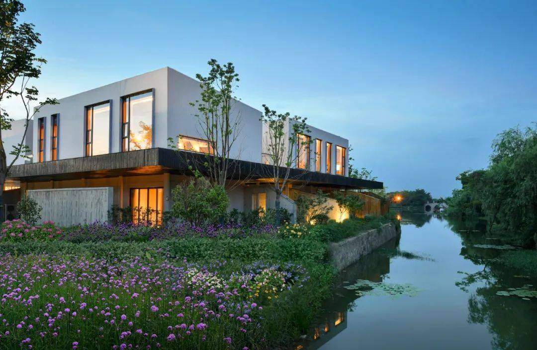 外滩步行5分钟,有一家时髦设计酒店,在魔都演绎"世外桃源"_花间堂