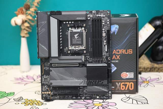 就是这么顶，超豪华供电，技嘉小雕X670 AORUS ELITE AX主板评测体验