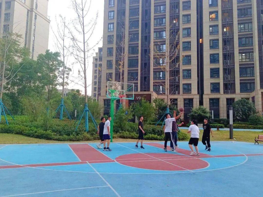 【下基层 察民情 解民忧 暖民心】篮球场焕新颜,小区居民笑开颜_社区