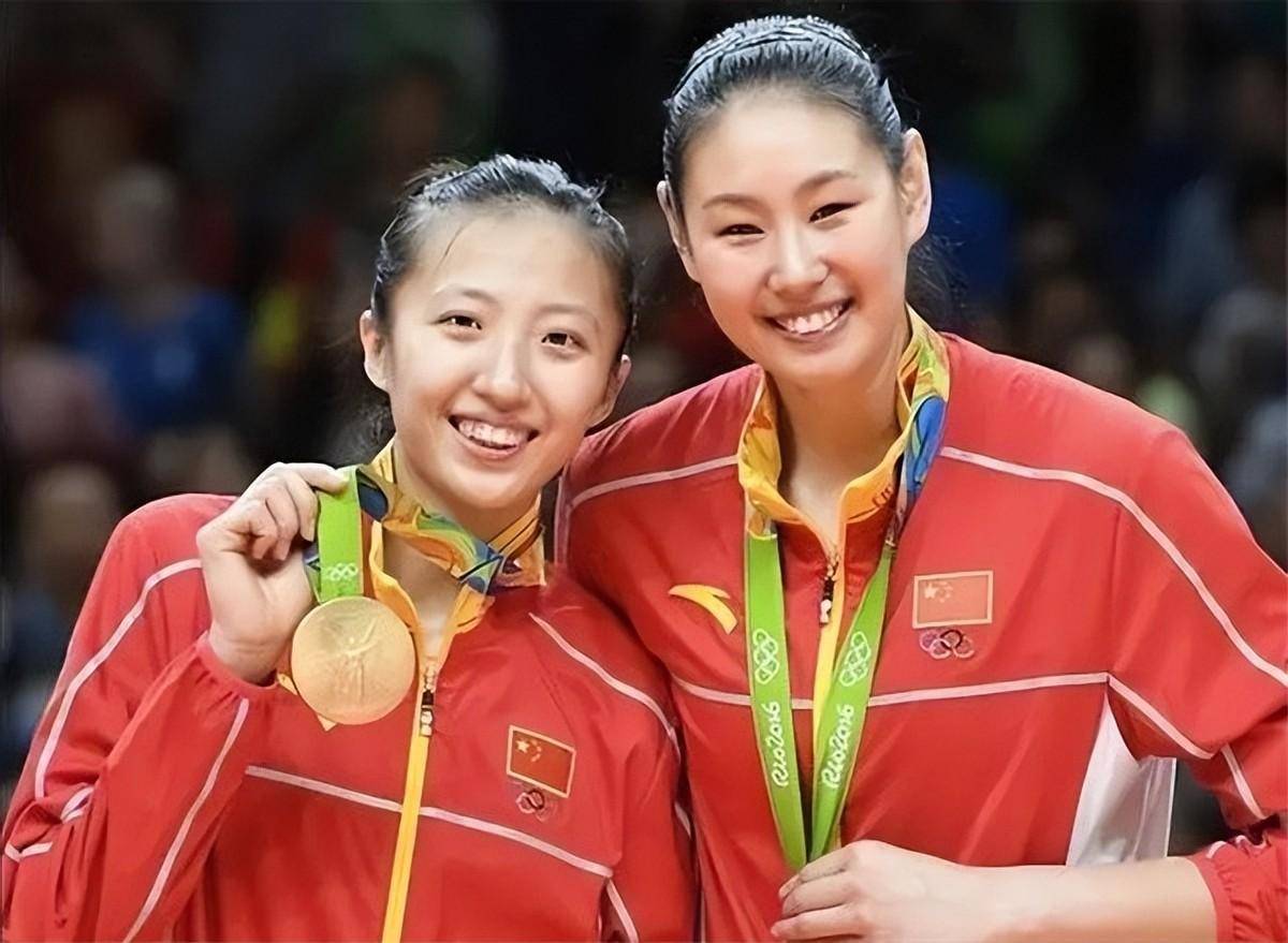 退役后的颜妮在做啥?早年打沙滩排球比基尼照晒出,有超模气质?