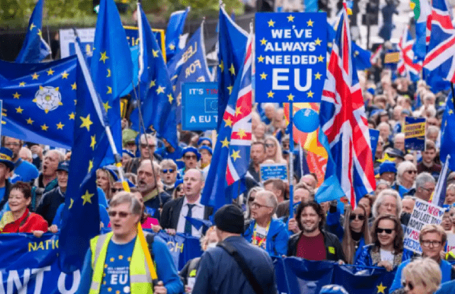 “拒绝慢性死亡”，数千名英国人齐聚伦敦街头：英国必须重返欧盟