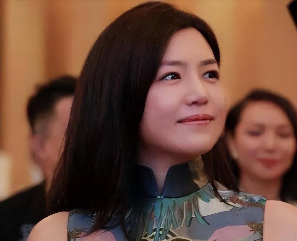 被"短脖子"拖累的9位女星:看脸是美女,一看脖子全完蛋_关晓彤_祖儿