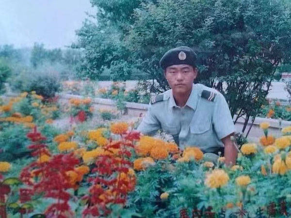 生死关头,纵身一跳!退役军人勇救轻生女子_黄金权_衡娥媚_士兵
