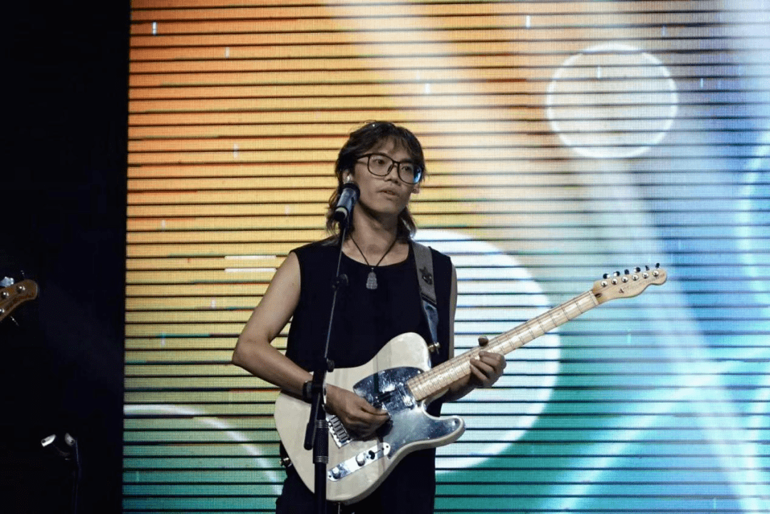 极光乐队《2022 和平与爱·纪念黄家驹29载》致敬beyond全国巡回演唱