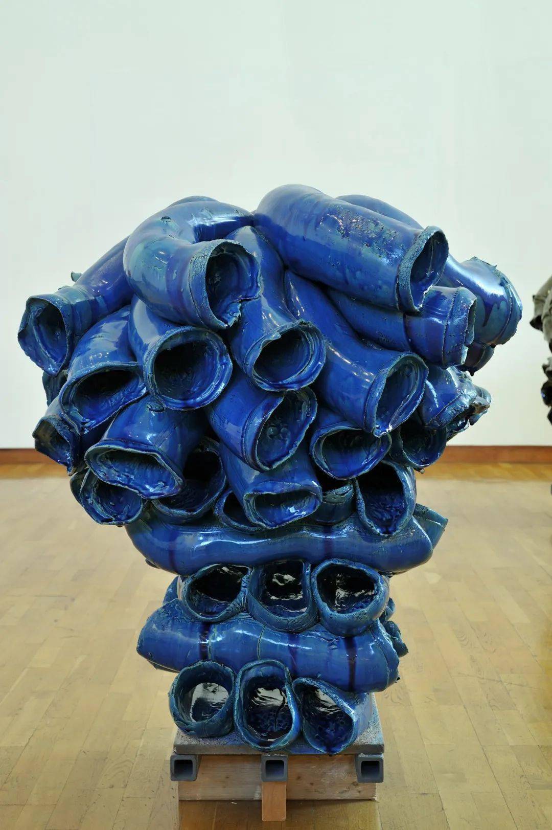 挪威艺术家托比恩·卡瓦斯博的陶瓷艺术"力之从"开幕_展览_生命_文化