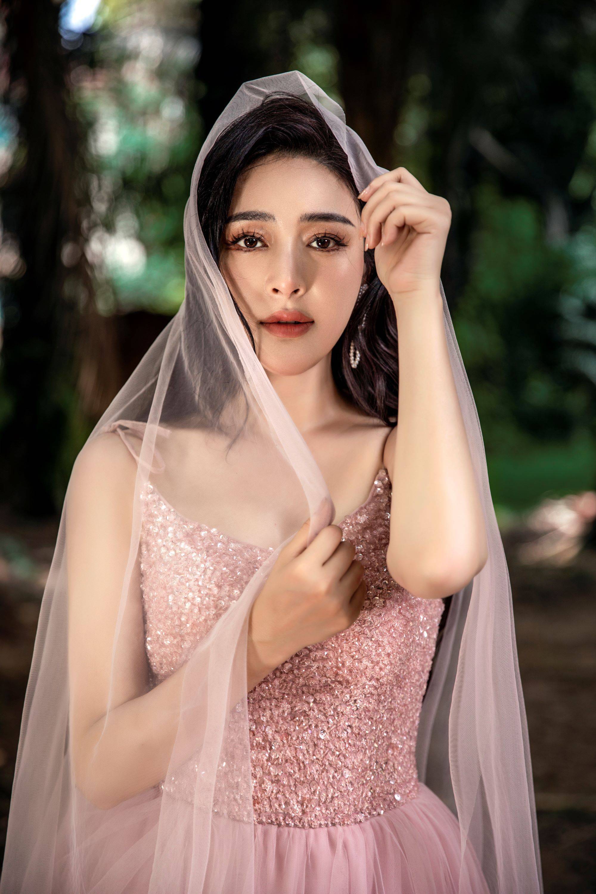 甘婷婷晒初秋写真 走出丛林唯美梦幻_卫视_巨制_年代