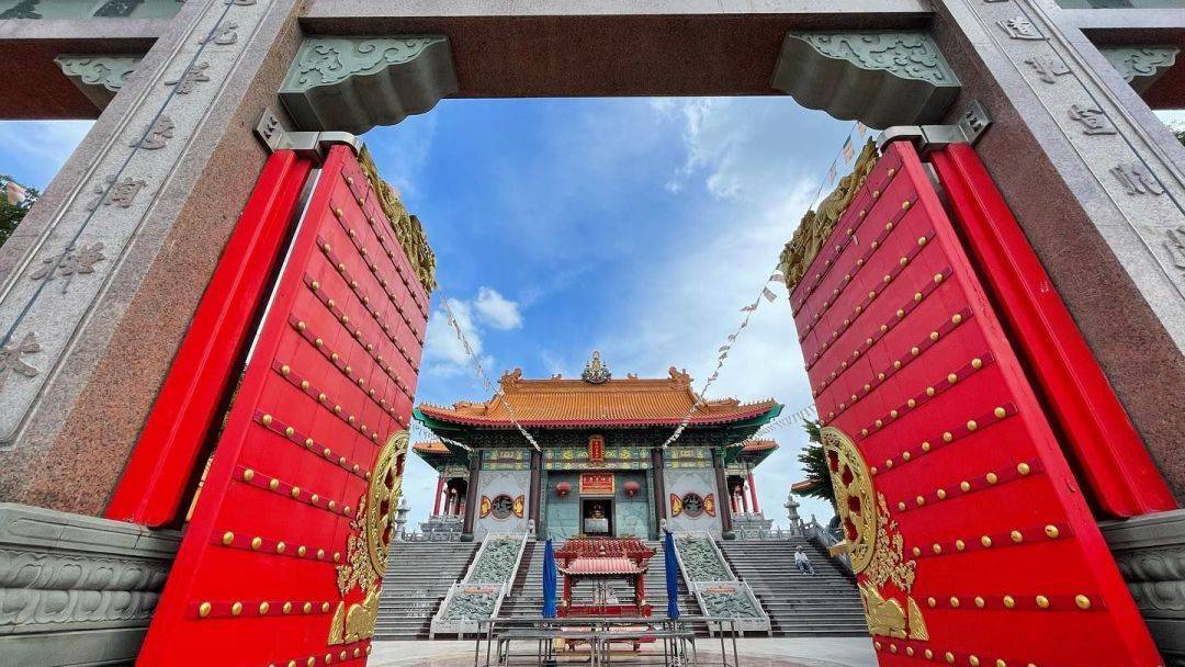 泰国龙莲寺2023年化太岁祈福,泰王总理御用的寺庙究竟如何?