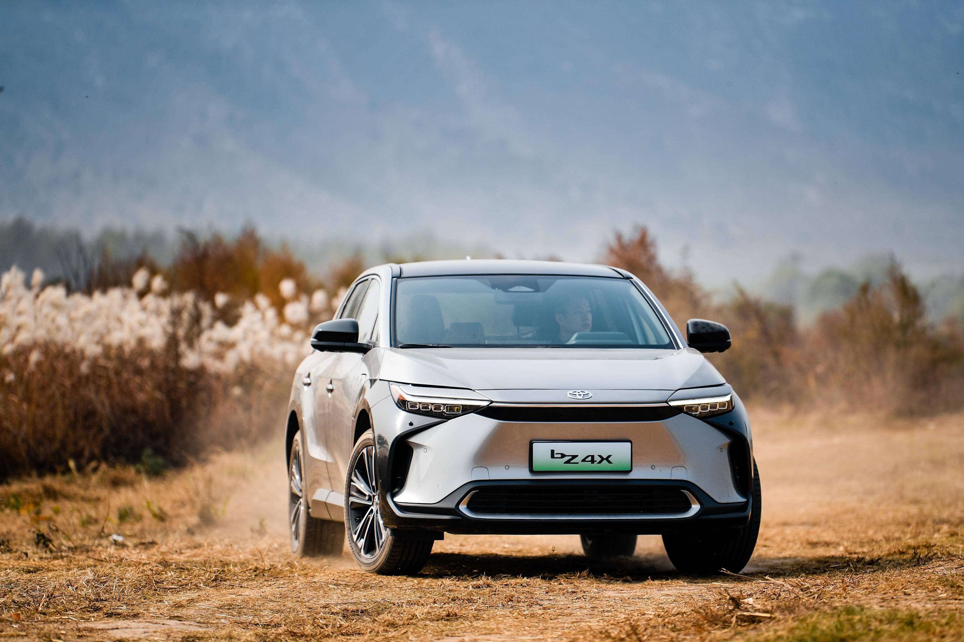 bz家族成员扩充,一汽丰田bz4x正式上市_搜狐汽车_搜狐网