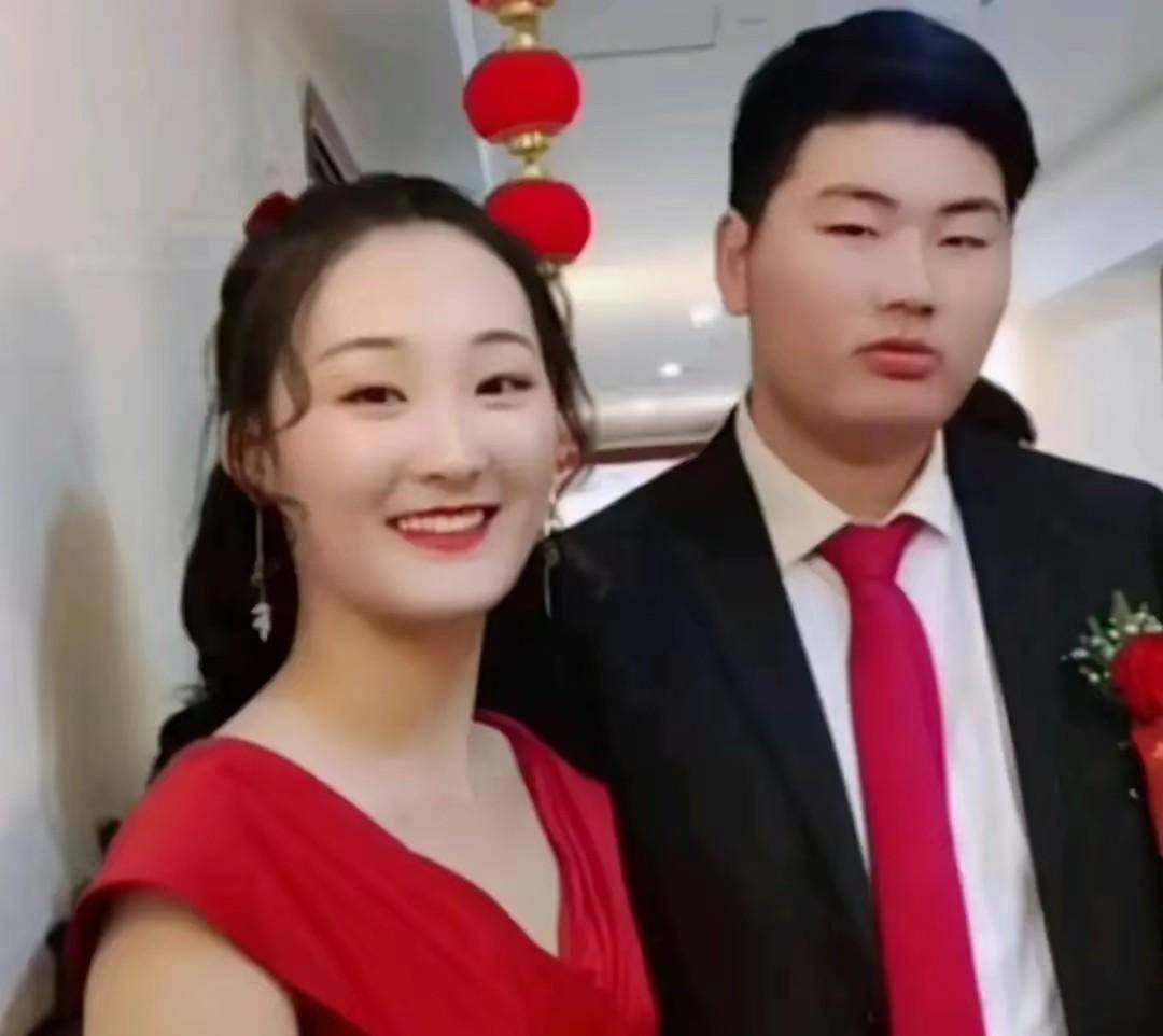 大衣哥愁容满面，新儿媳陈萌被曝并未怀孕，骗婚仍是另有隐情？