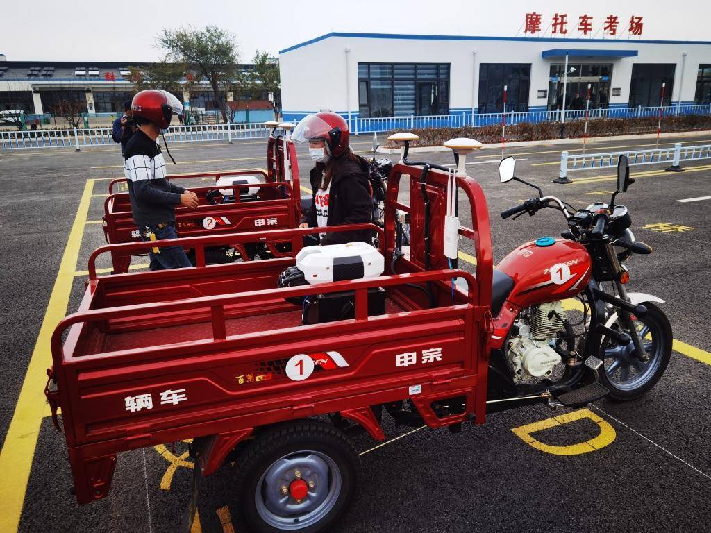 青島交警車管所實現摩托車考試電子評判,科目二科目三通過率達到85%