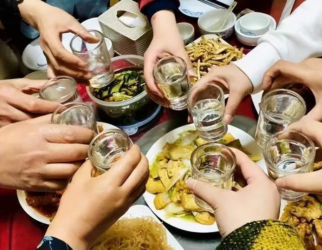 90后年轻人为什么越来越讨厌酒局?