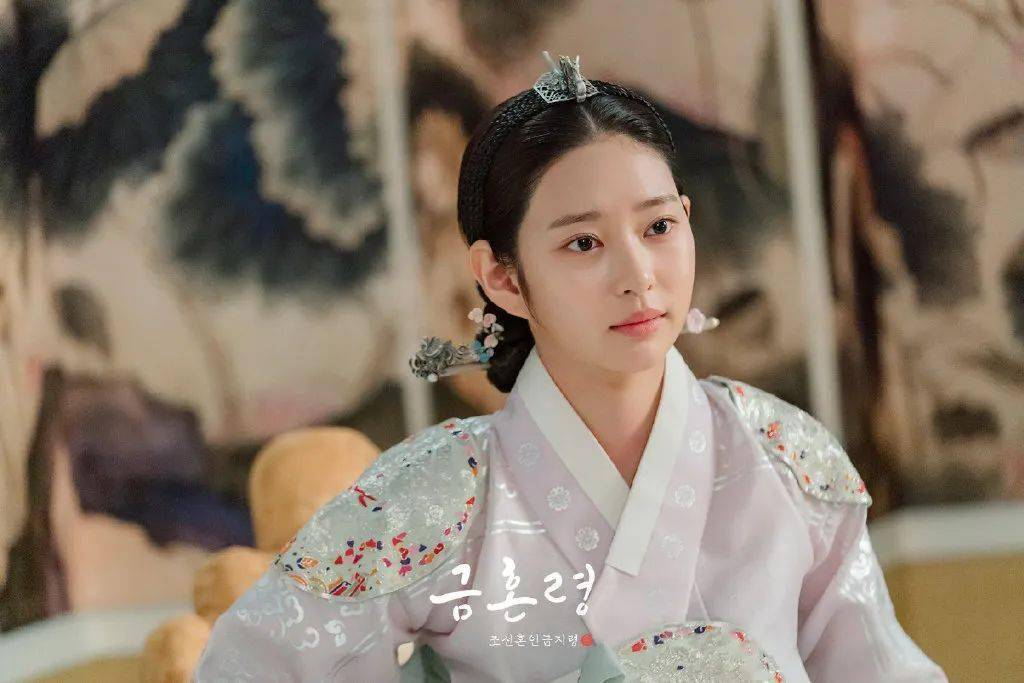 mbc新剧《禁婚令》公开金珉周新剧照 在剧中饰演世子嫔_李宪_合作