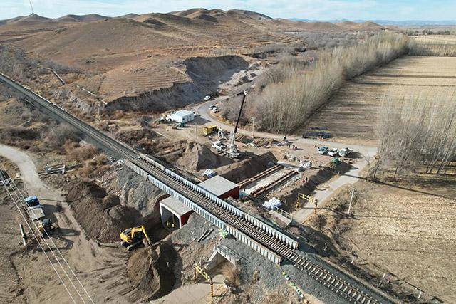 k577 657处1孔6米钢筋混凝土框架箱涵顶进两项工程