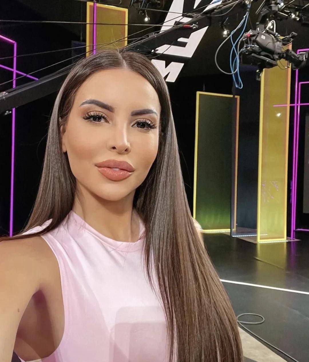 热爱足球的意大利女星:玛丽亚61路易莎61雅各贝利