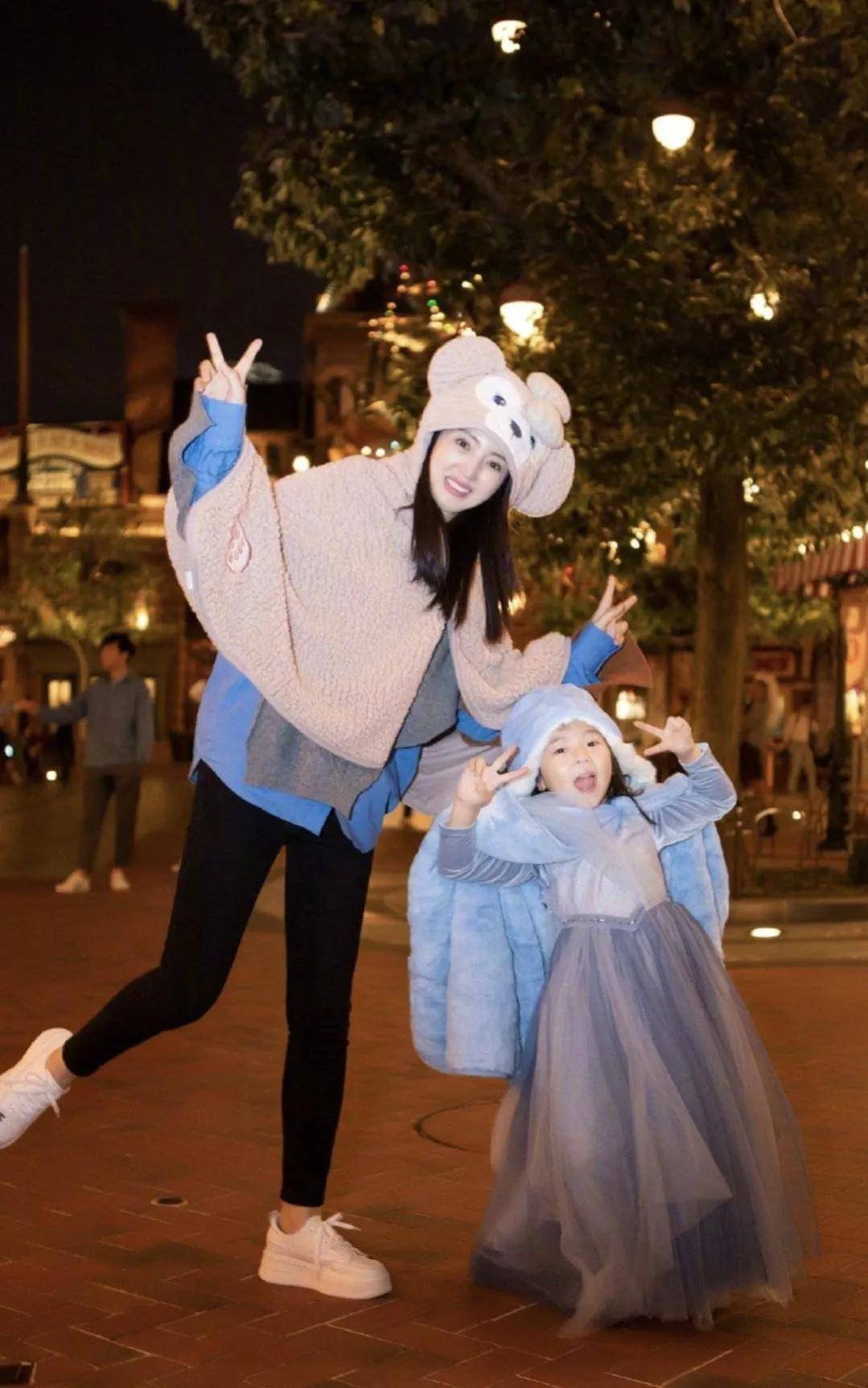 佟丽娅,董璇万圣节聚会,女儿颜值爆表,佟丽娅儿子成小版陈思成_照片